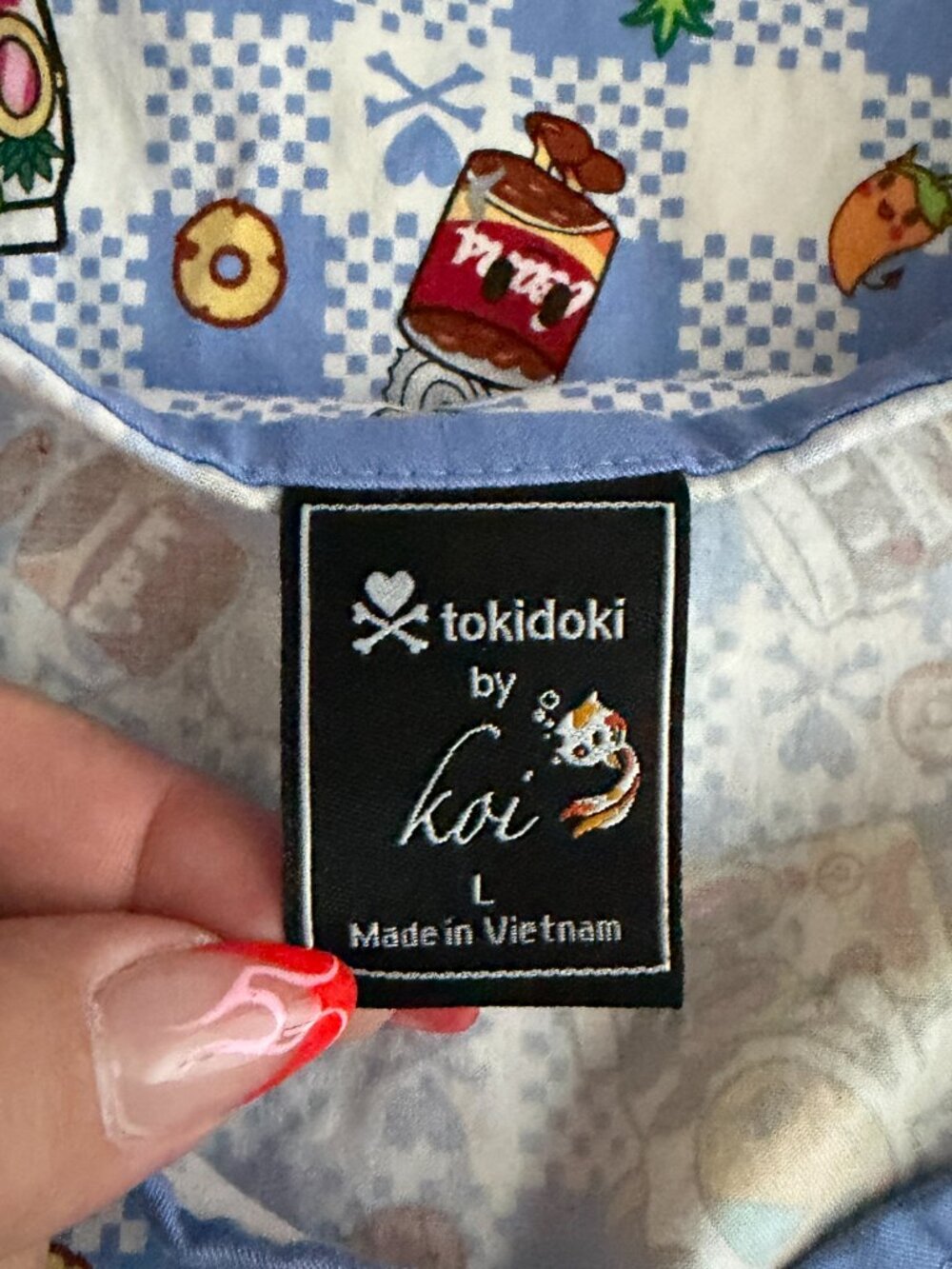 Koi Tokidoki Women L Summer Picnic Eve Scrub Top Shirt Stretch Pockets 1017TKD - Picture 6 of 7